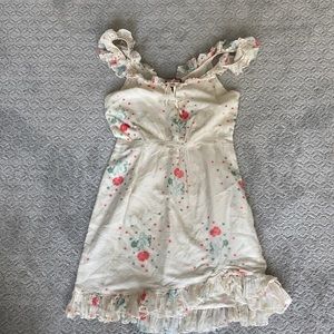 EUC juicy couture summer dress. Ruffle sleeves and hem with a slight lift on hem